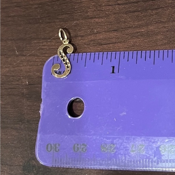 14k yellow gold initial Pendant initial S Pendant only - Picture 5 of 6